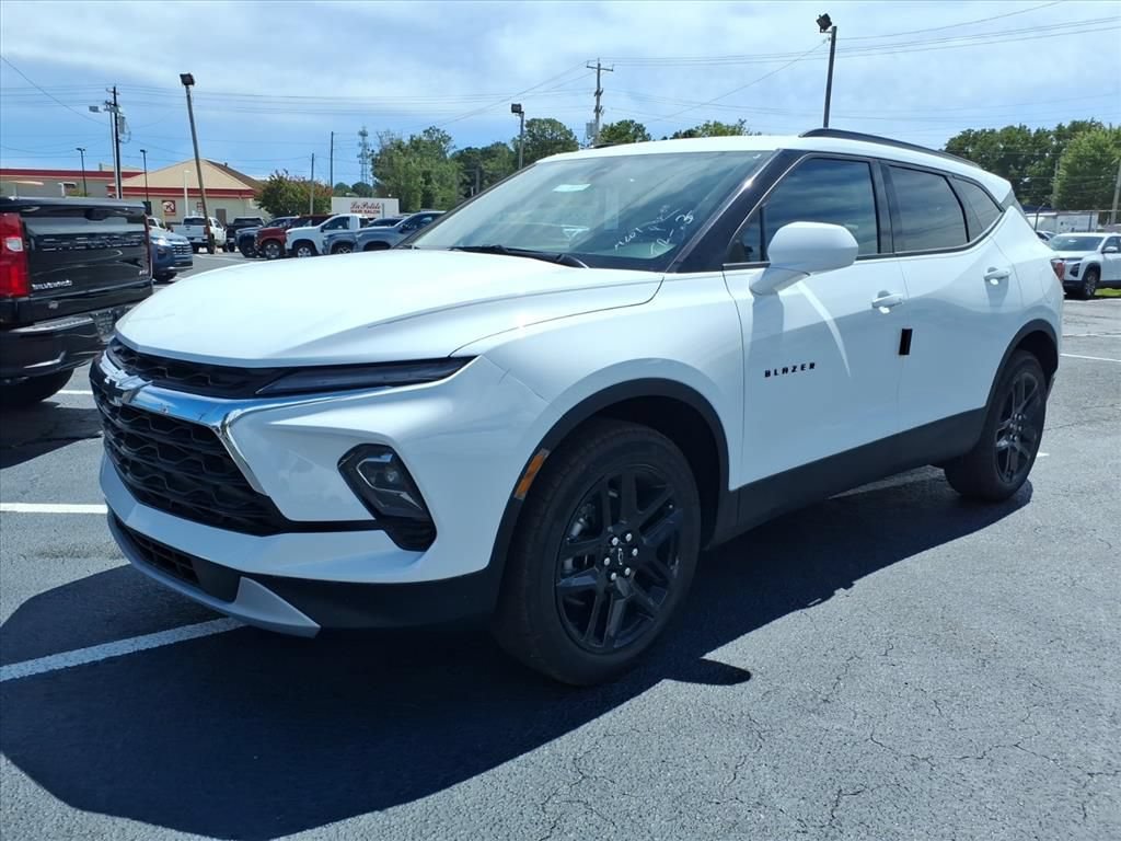 New 2026 Chevrolet Blazer LT w/ Convenience Package FWD image 8