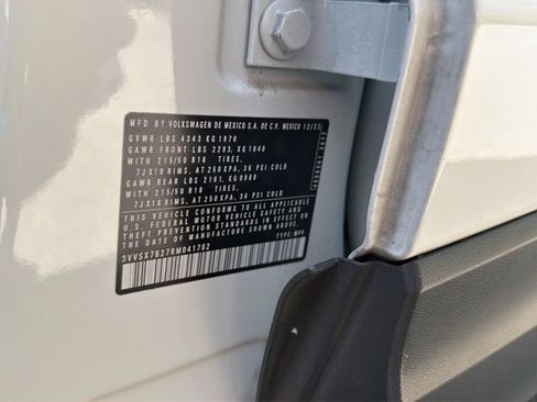 Certified 2024 Volkswagen Taos SE FWD image 33