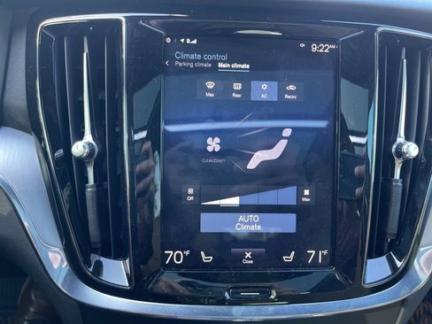 Used 2020 Volvo V60 T5 Cross Country w/ Protection Package Premier image 13