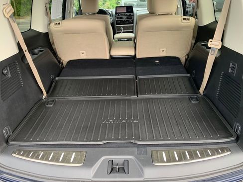 Used 2024 Nissan Armada Platinum w/ Captain's Chairs Package RWD image 33