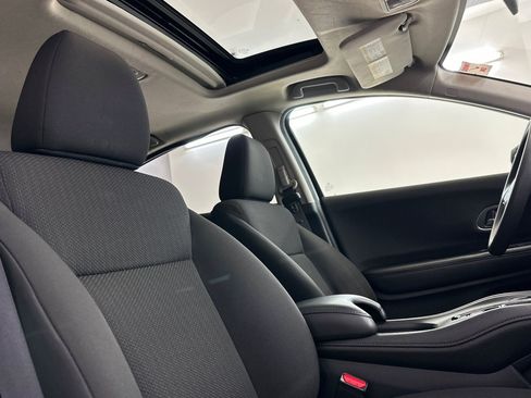 Used 2018 Honda HR-V EX image 31