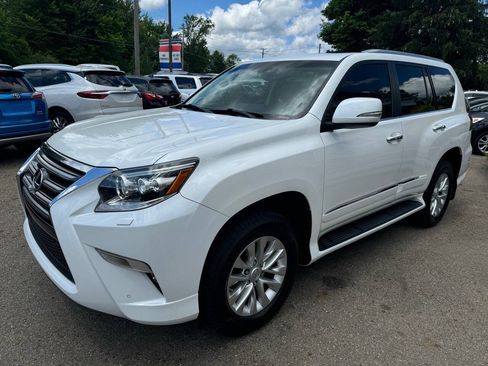 Used 2014 Lexus GX 460 w/ Premium Package AWD/4WD image 2