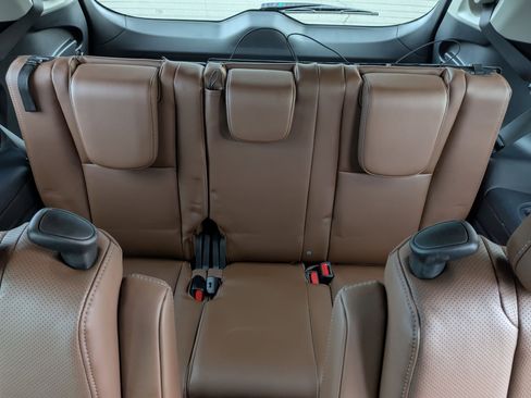 Used 2025 Subaru Ascent Touring w/ Popular Package #2 image 9