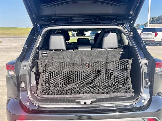 Used 2026 Toyota Highlander XLE AWD/4WD image 5