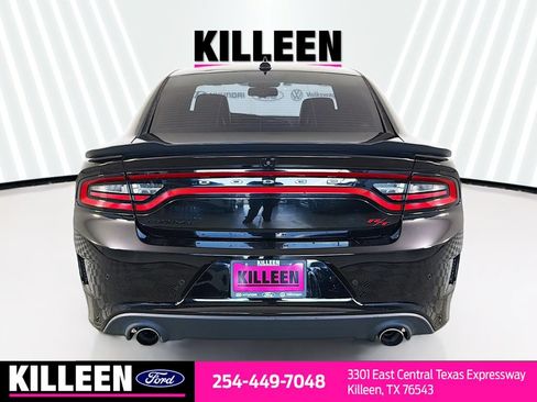 Used 2017 Dodge Charger R/T Scat Pack RWD image 8