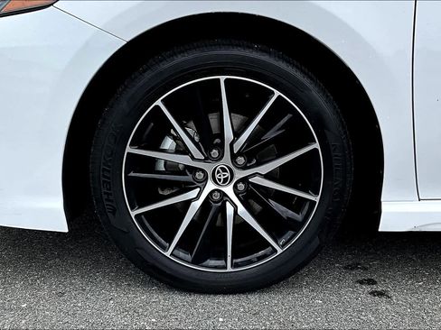 Used 2023 Toyota Camry SE image 7