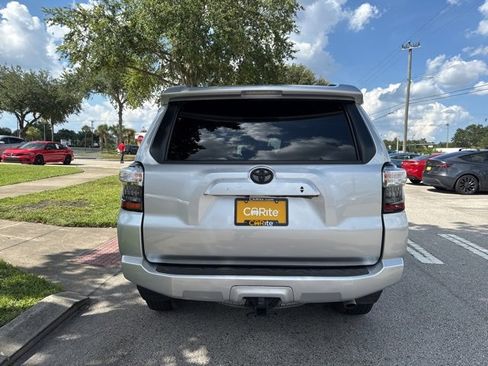Used 2022 Toyota 4Runner SR5 image 6