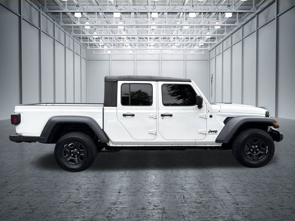Used 2023 Jeep Gladiator Sport w/ Trailer Tow Package AWD/4WD image 10