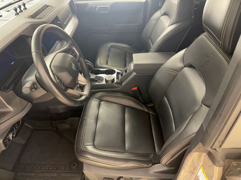 Used 2025 Ford Bronco Badlands AWD/4WD image 5
