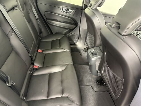 Used 2024 Volvo XC60 B5 Core image 13