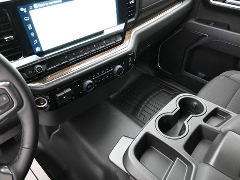 Used 2025 Chevrolet Silverado 1500 LT image 22