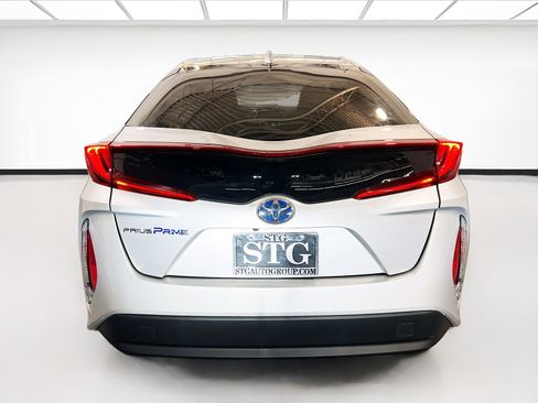 Used 2017 Toyota Prius Prime Plus w/ Carpet Mat Package FWD image 5