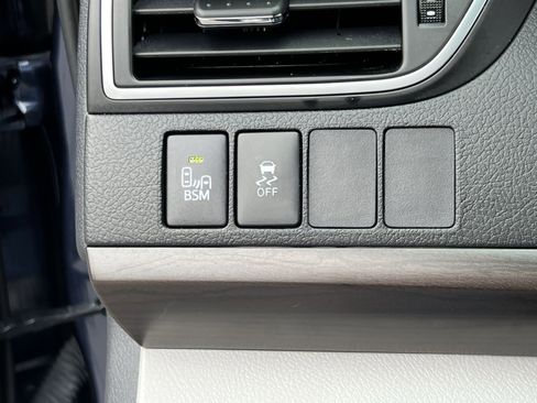 Used 2015 Toyota Camry XLE image 31