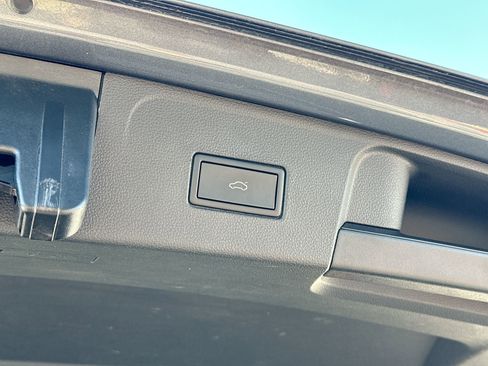 Used 2022 Volkswagen Atlas SE image 10