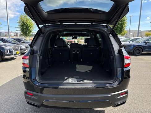 Used 2026 Honda Pilot Black Edition image 14