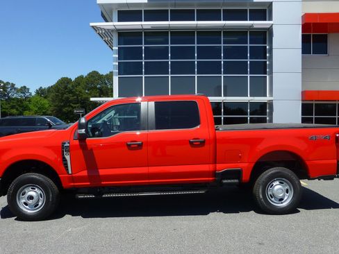 New 2026 Ford F250 XL w/ XL Driver Assist Package AWD/4WD image 3