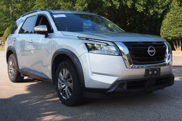 Used 2024 Nissan Pathfinder SV FWD image 1