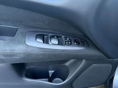 Used 2016 Nissan Pathfinder SV image 20