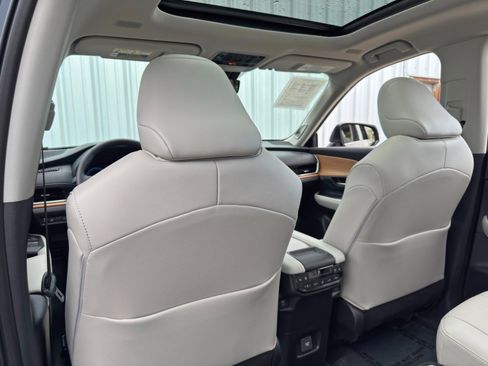 Used 2024 Toyota Grand Highlander Platinum image 38