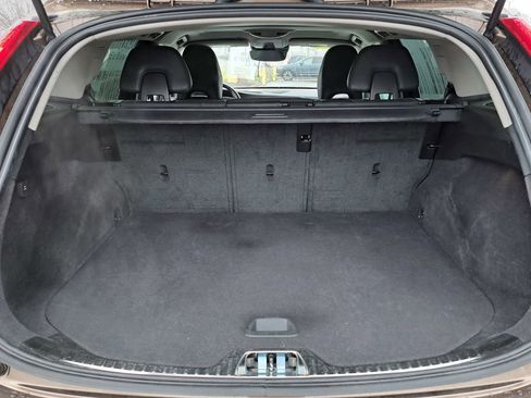Used 2017 Volvo V60 T5 Cross Country Platinum image 30