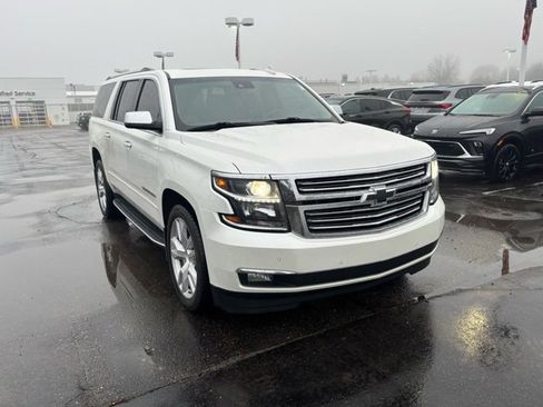 Used 2017 Chevrolet Suburban Premier image 3