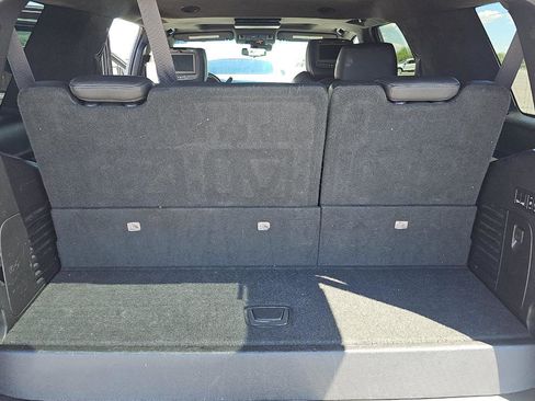 Used 2019 Cadillac Escalade Platinum image 19