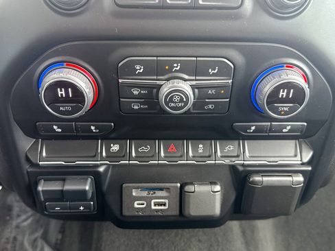 Certified 2022 Chevrolet Silverado 2500 LTZ image 29