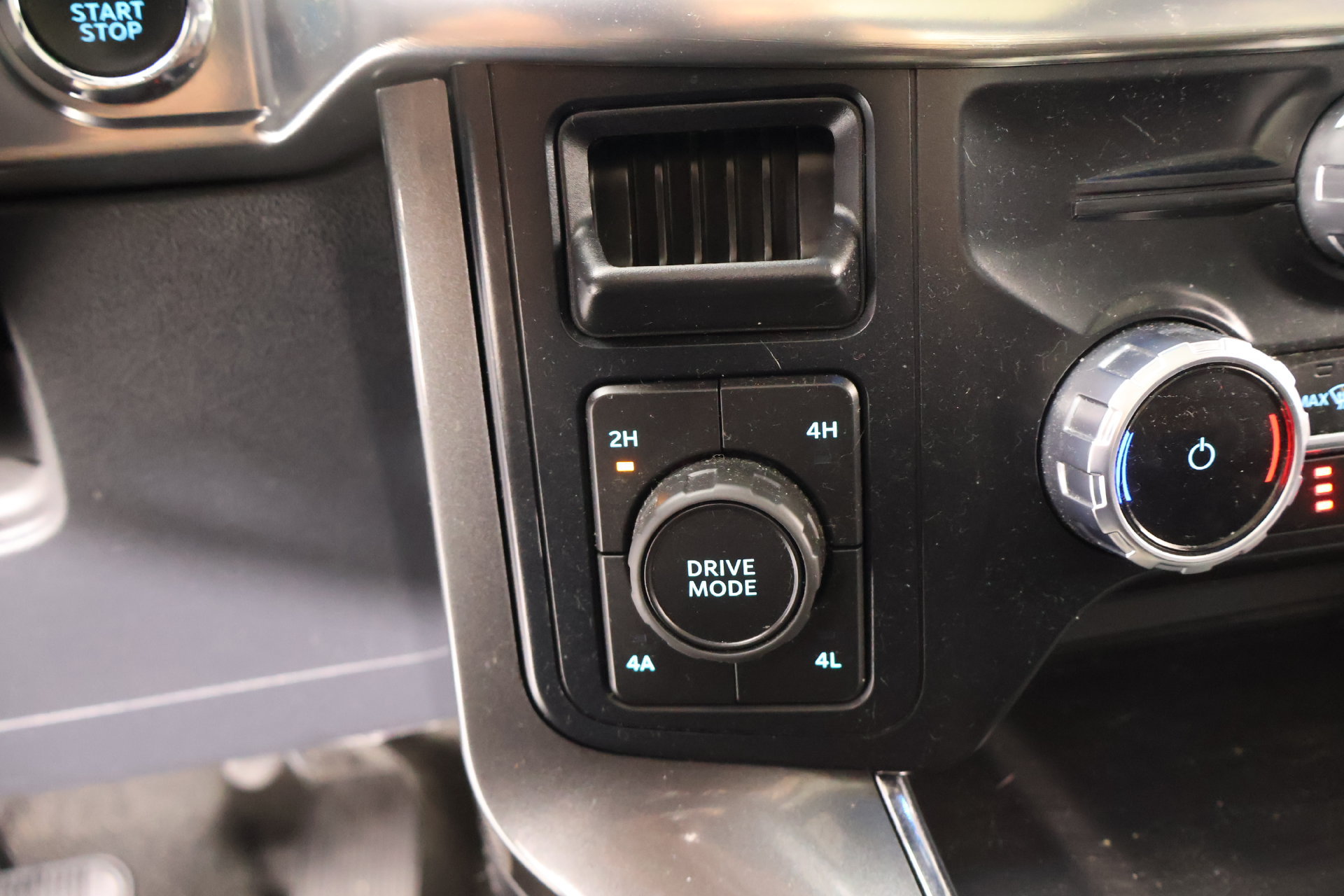 Used 2023 Ford F150 Lariat w/ Equipment Group 502A High AWD/4WD image 9
