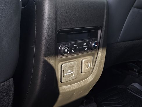 Used 2024 Buick Enclave Premium image 30