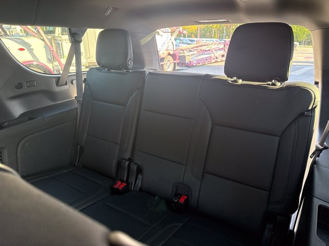 Used 2024 Chevrolet Suburban LT w/ LT Signature Plus Package AWD/4WD image 10