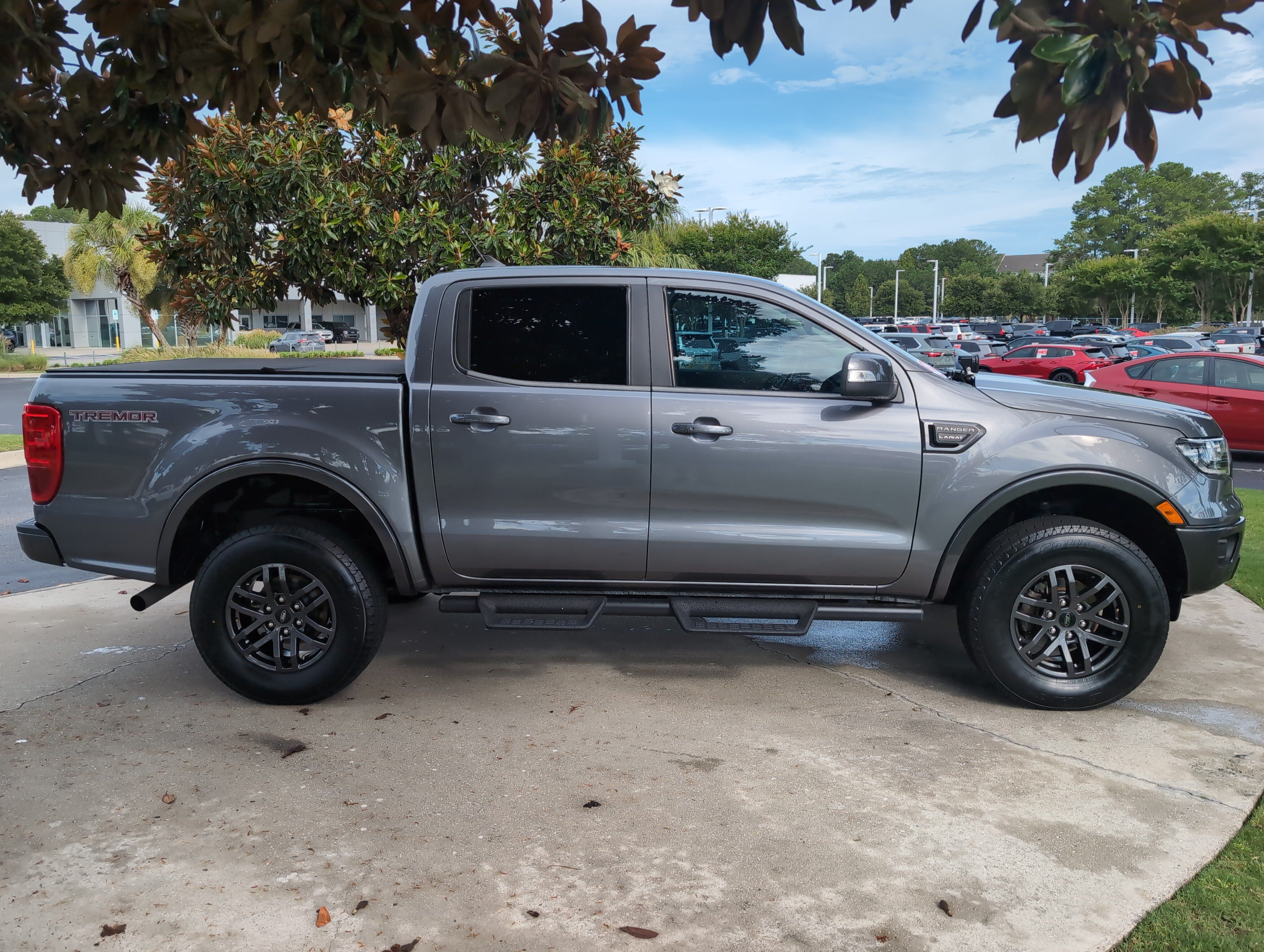 Used 2022 Ford Ranger Lariat w/ Tremor Off-Road Package AWD/4WD image 11