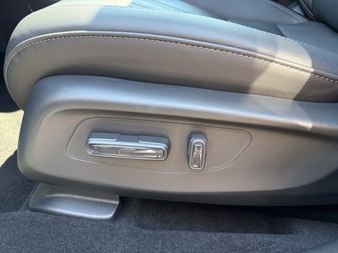 Used 2026 Honda HR-V EX-L image 10