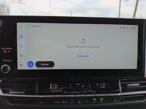 Used 2025 Toyota Sienna XSE w/ XSE Plus Package image 19