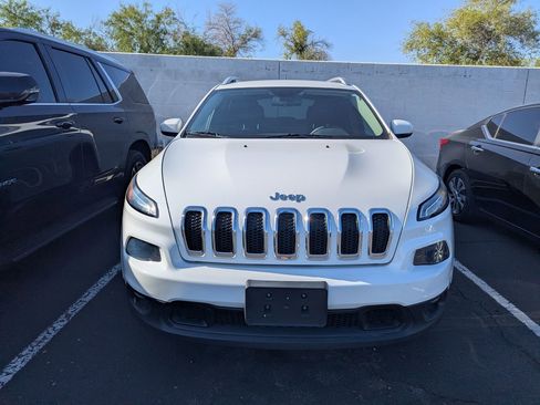 Used 2016 Jeep Cherokee Latitude image 3