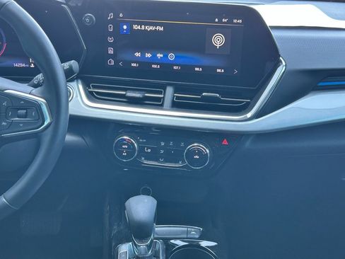 Used 2025 Chevrolet Trax LT w/ Driver Confidence Package image 15