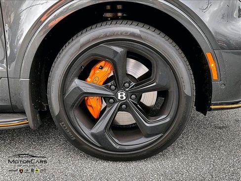 Used 2025 Bentley Bentayga image 32