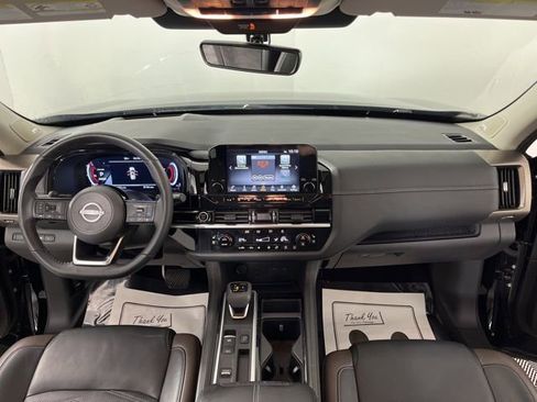 Used 2024 Nissan Pathfinder Platinum w/ Cargo Package image 39