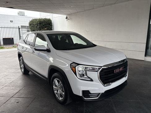 Used 2024 GMC Terrain SLE image 23