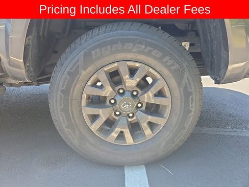 Certified 2023 Toyota Tacoma SR5 AWD/4WD image 7