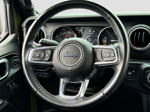 Used 2022 Jeep Wrangler Unlimited Sahara AWD/4WD image 24