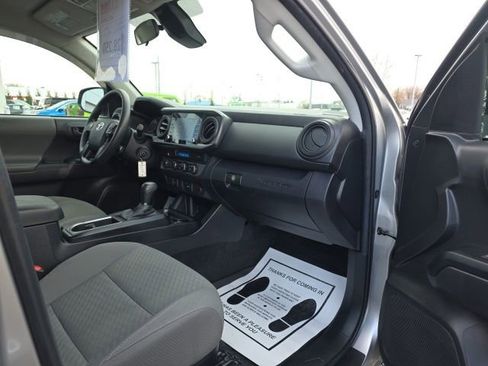 Used 2022 Toyota Tacoma SR image 17