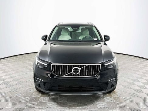 Certified 2025 Volvo XC40 B5 Plus w/ Protection Package Premier image 2