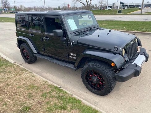 Used 2011 Jeep Wrangler Unlimited Sahara image 7