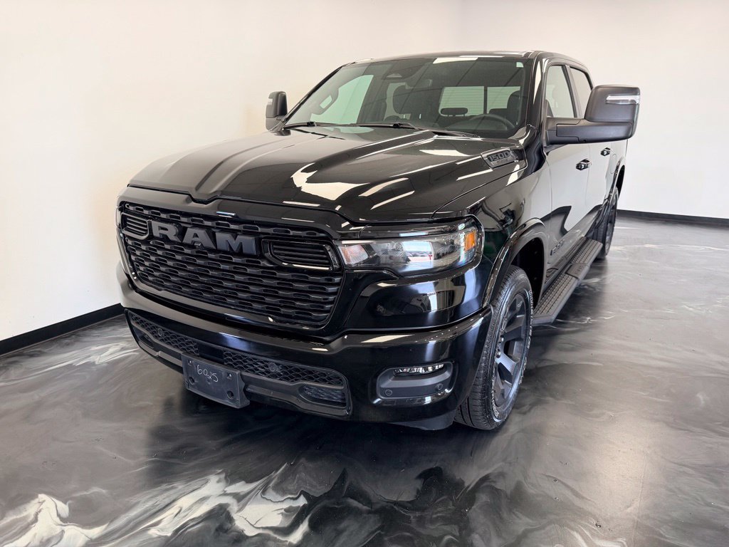 Used 2025 RAM 1500 Big Horn AWD/4WD image 4