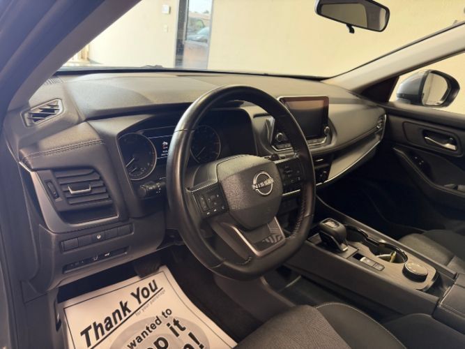 Used 2025 Nissan Rogue SV AWD/4WD image 13