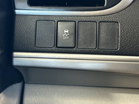 Used 2014 Toyota Camry LE FWD image 29