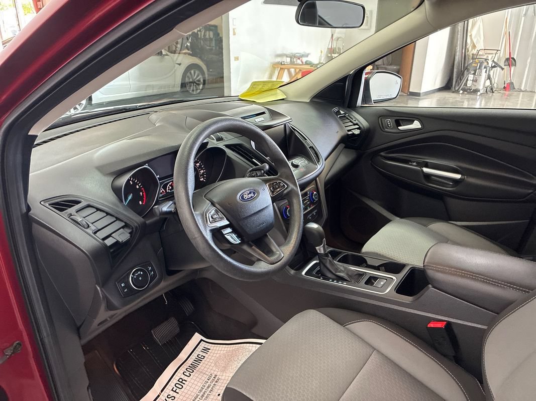 Used 2017 Ford Escape SE w/ Equipment Group 201A AWD/4WD image 8