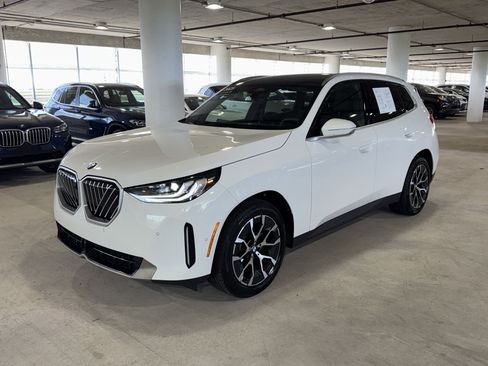 Certified 2025 BMW X3 xDrive30i w/ Premium Package image 4