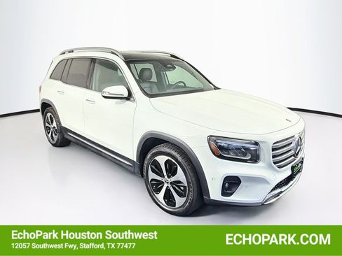 Used 2025 Mercedes-Benz GLB 250 image 1