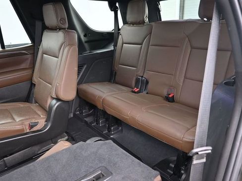 Used 2021 Chevrolet Tahoe High Country w/ Premium Package image 27